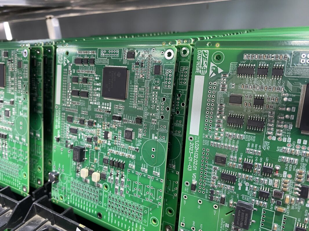 Min. Lochdurchmesser 0,1 mm Kommunikations-Leiterplattenbestückung 6 Lagen High Tg170 und High Tg180, optimiert für Kommunikationsgeräte