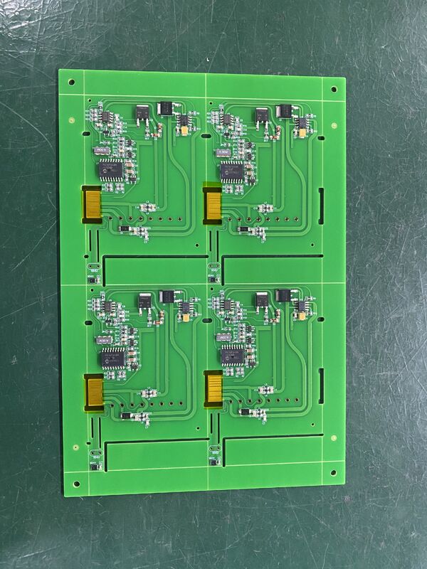 Stärke 0,3 mm 6 mm PCB-Produktionsanlage für Industrieanlagen mit gelber Soldermaske
