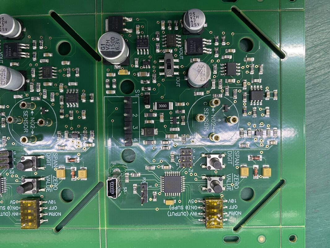 Stärke 0,3 mm 6 mm PCB-Produktionsanlage für Industrieanlagen mit gelber Soldermaske