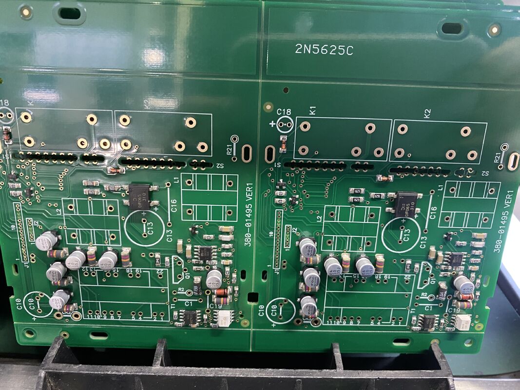 Maximale Dicke T größer als 4,5 mm Industrielle PCB-Montage Bietet Montagefähigkeiten für schwere Leiterplatten