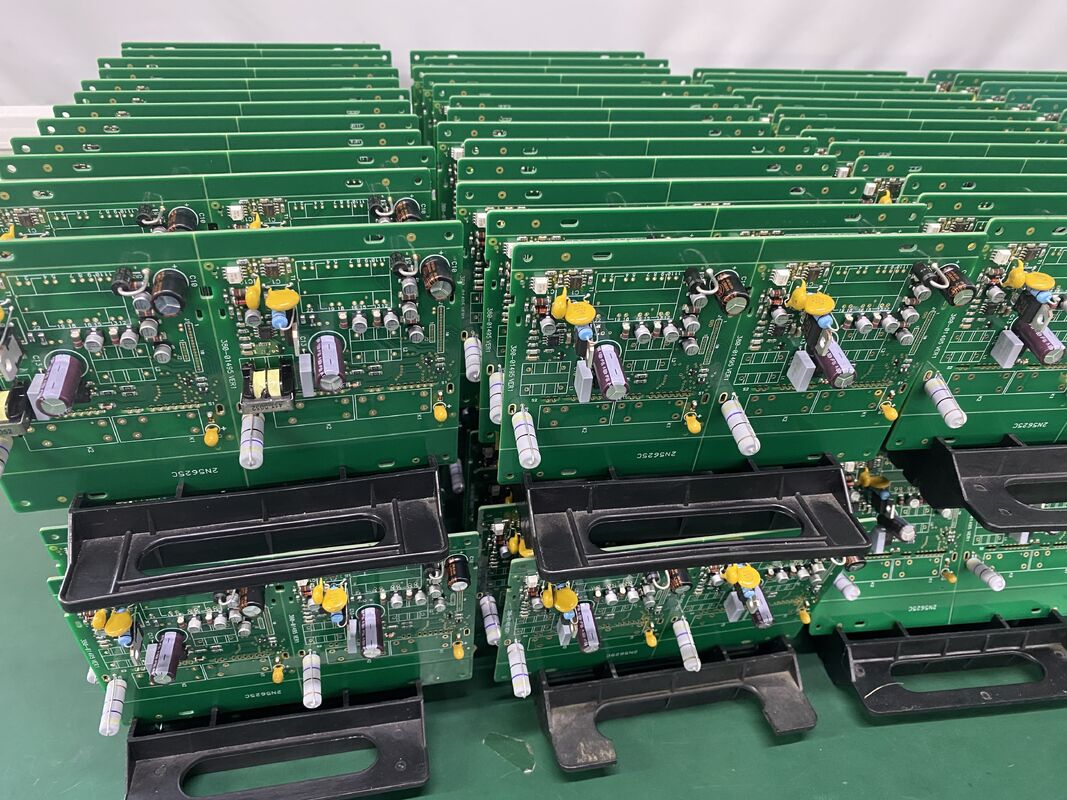 Maximale Dicke T größer als 4,5 mm Industrielle PCB-Montage Bietet Montagefähigkeiten für schwere Leiterplatten