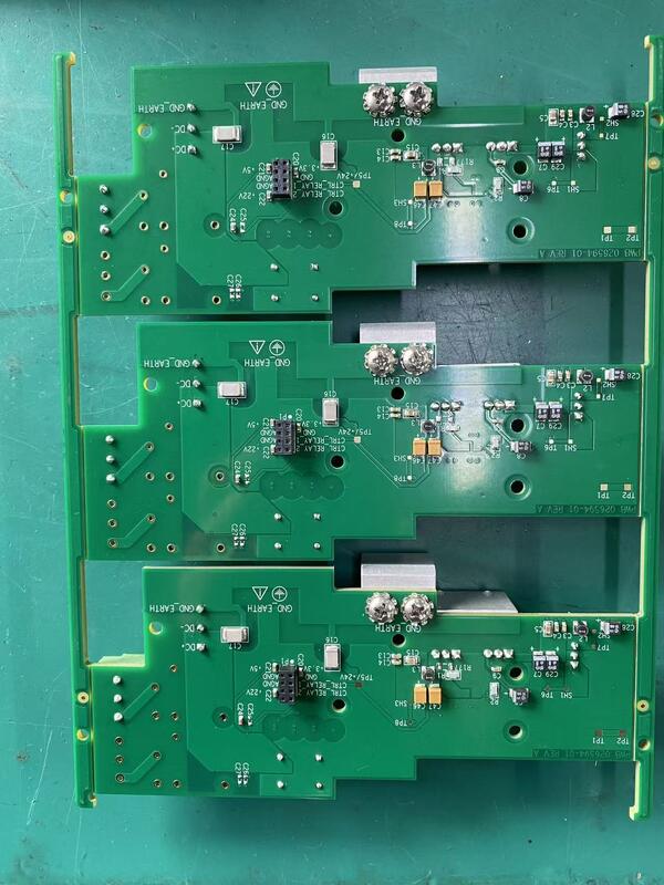 Grüne Lötstoppmaske PCB-Fertigung mit 2,0 mm Dicke und minimalem Laserloch von 0,075 mm Leistung in elektronischen Baugruppen